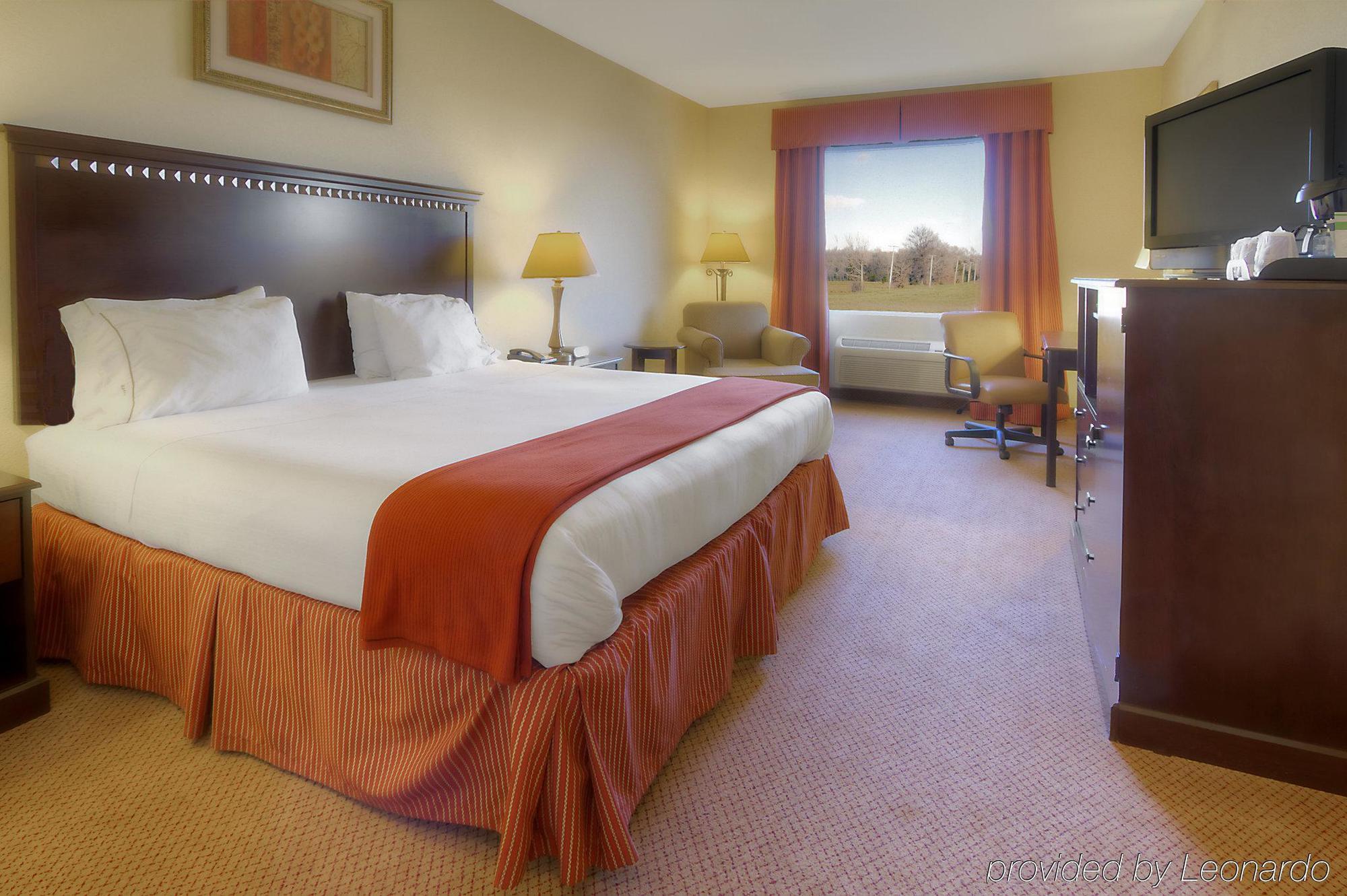 Holiday Inn Express Hotel & Suites Clarksville Eksteriør billede