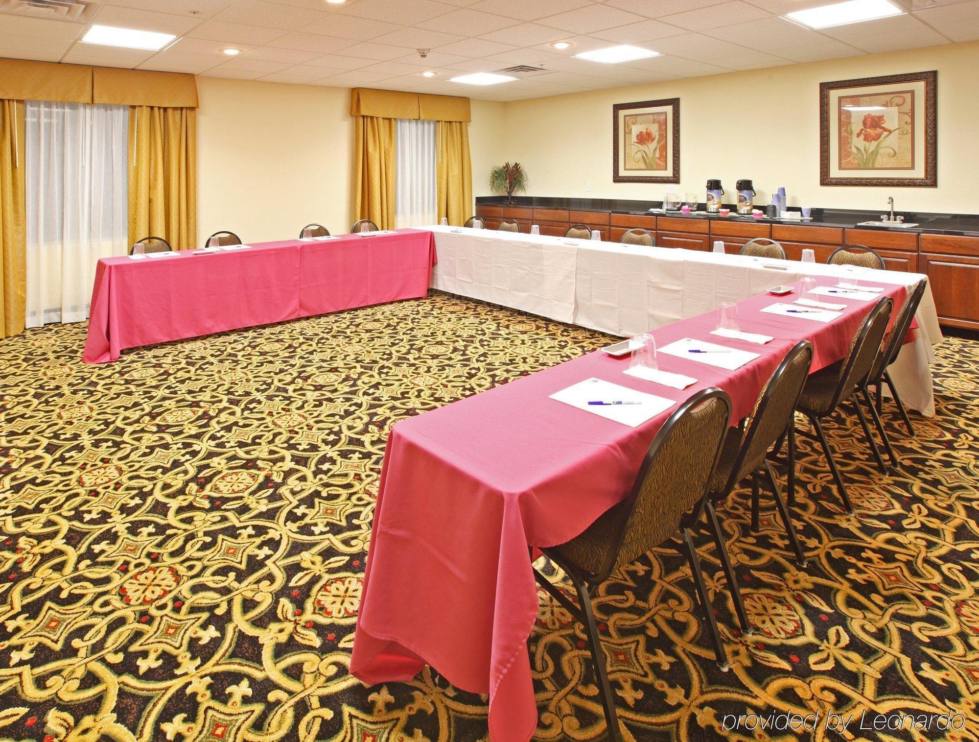 Holiday Inn Express Hotel & Suites Clarksville Faciliteter billede