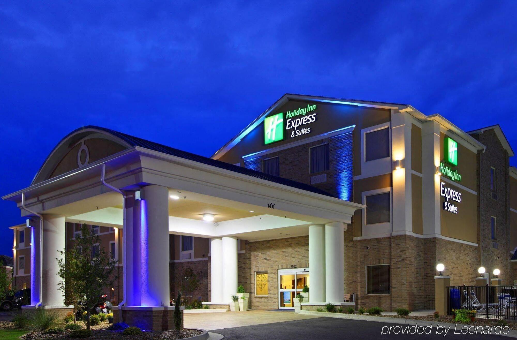 Holiday Inn Express Hotel & Suites Clarksville Eksteriør billede